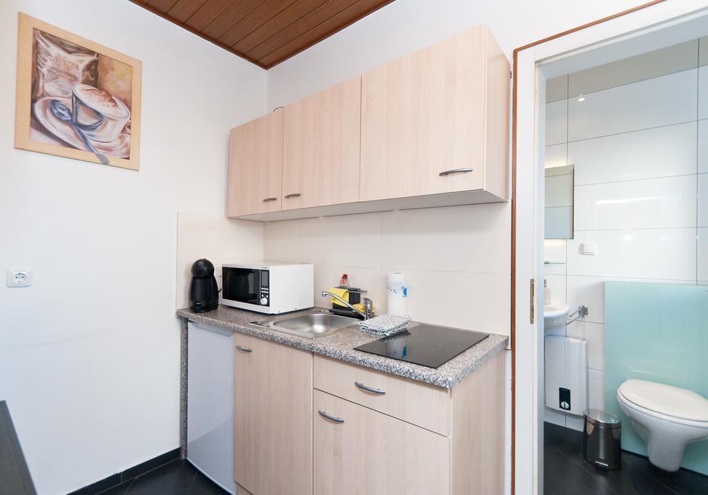 Yvonne Apartment